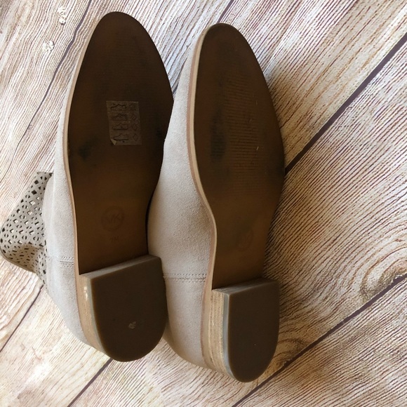 Michael Kors Sunny Bootie - Picture 8 of 13